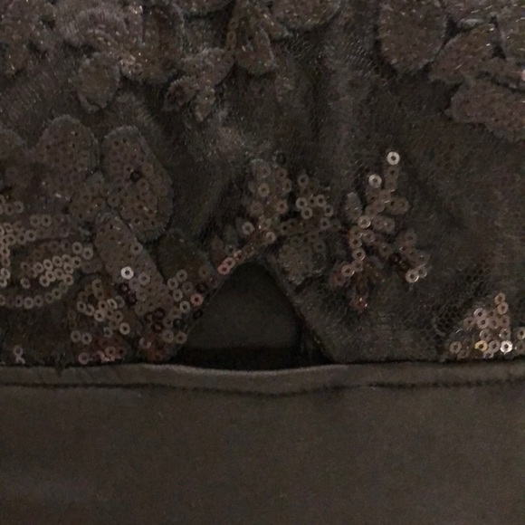 Gorgeous sequined (top) dress w/peek a boo. Halter - Picture 3 of 3